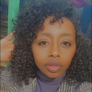 Meet your Posher, Muna